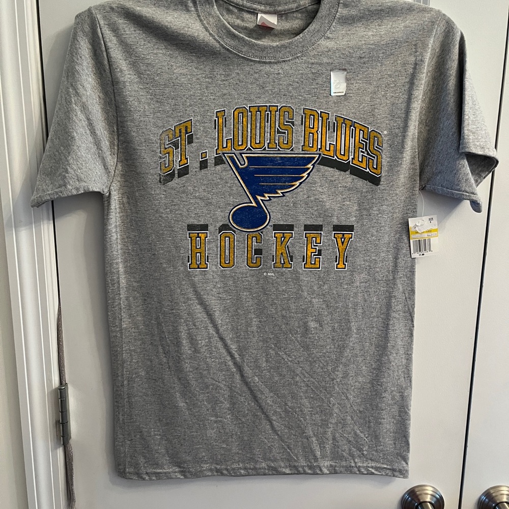 NWT Hanes St. Louis Blues Hockey Gray / Grey Vintage LookCrewneck T-Shirt Small